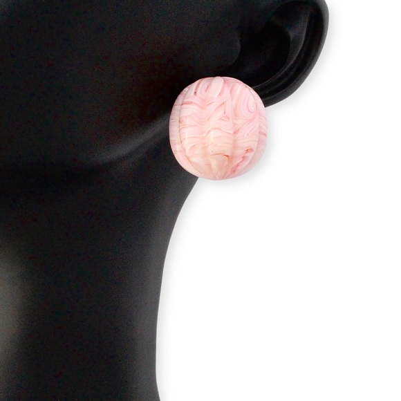 Vintage Pink Lucite Stud Earrings Marbled Swirl Ribbed / Fluted Melon Texture - Picture 4 of 4